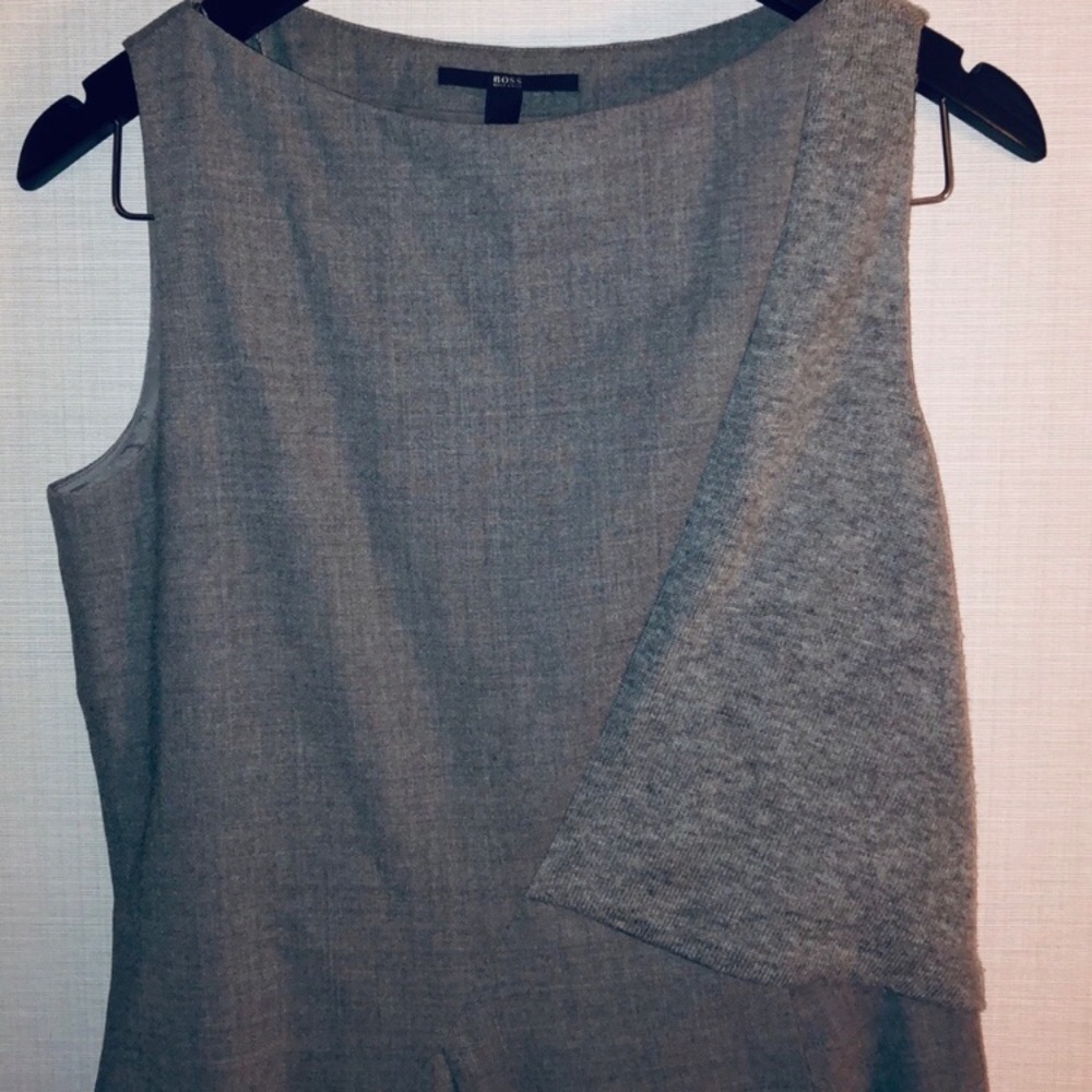 ⛲️HUGO BOSS⛲️MIXED MEDIA GREY SHEATH DRESS⛲️ - Picture 4 of 7